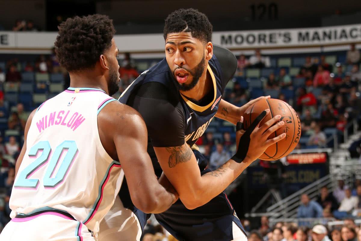 他与女友被 他与女友被