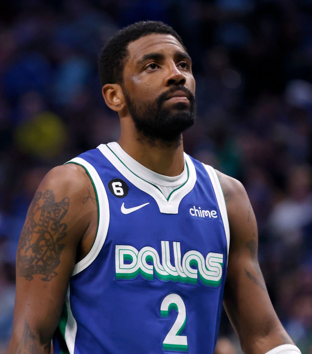 更是通过他 更是通过他